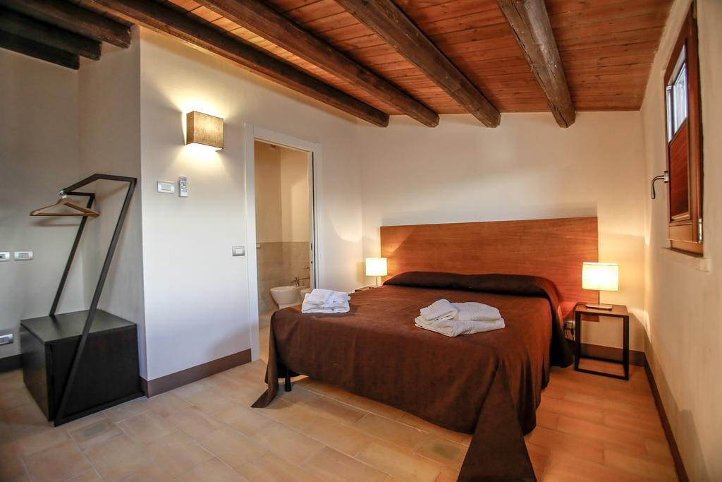 Agriturismo Le Chiuse Di Guadagna Scicli Buitenkant foto